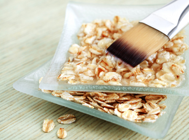 Perawatan kulit wajah oatmeal